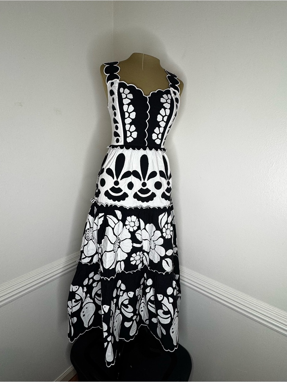 FARM Rio Black and White Floral Cutout Midi Dress